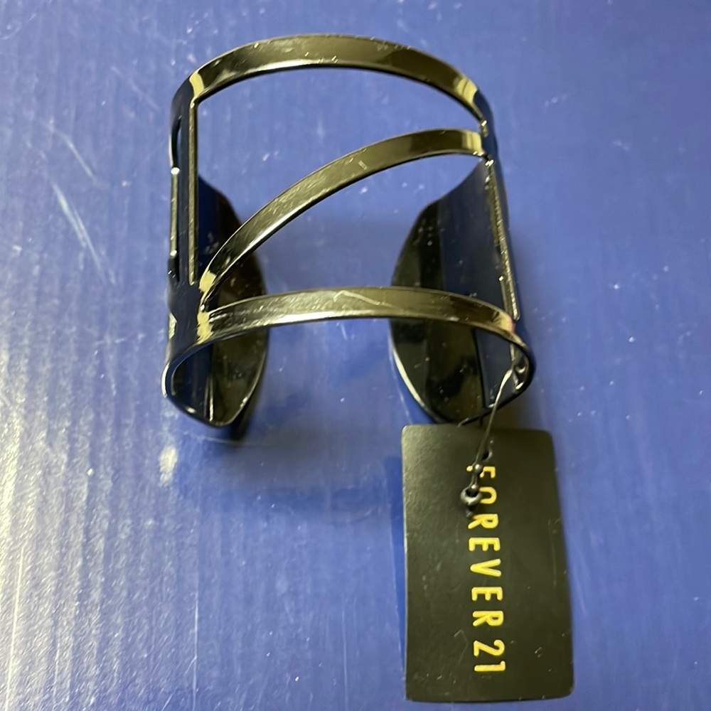 NWT Forever 21 shiny grey bangle